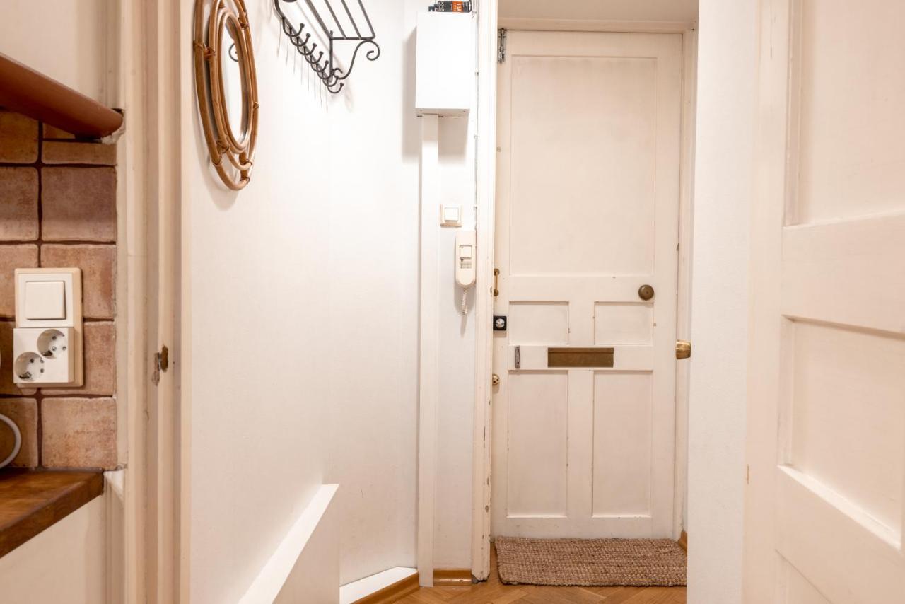 2Ndhomes Cozy & Compact Top Floor Studio In Erottaja Helsinki Buitenkant foto